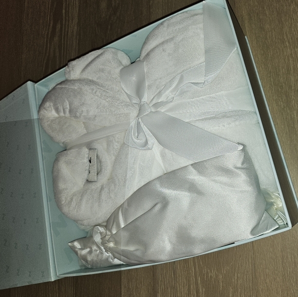 Gift set - Picture 1 of 3
